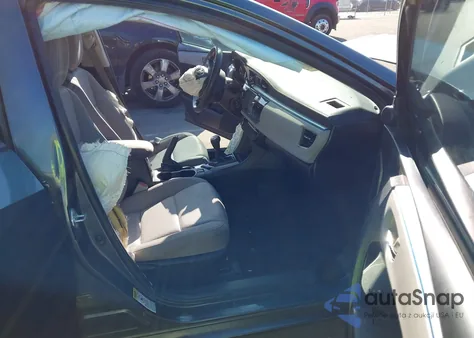 2014 Toyota Corolla Le z USA, uszkodzony, nr VIN 5YFBURHE2EP138041